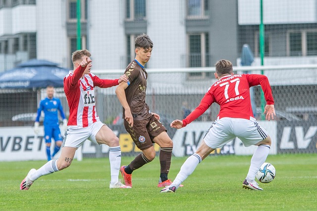 比媒：一男子称有神秘力量能治病，多次骚扰德布劳内后遭起诉.